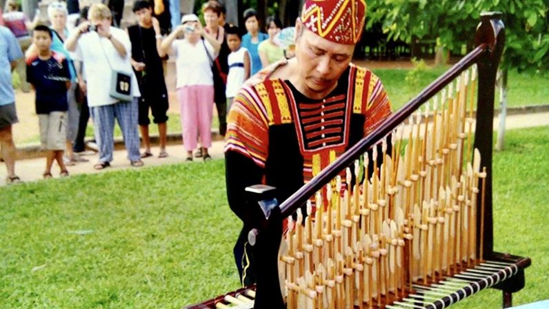 dua-nhung-thanh-am-dan-toc-vang-xa