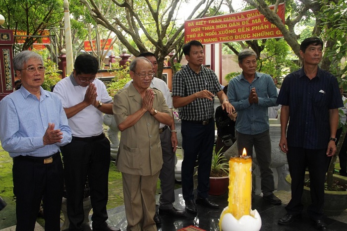 ban-lien-lac-ho-dong-vn-tang-qua-tri-an-cac-gia-dinh-chinh-sach-tai-kv-dong-bang-song-cuu-long