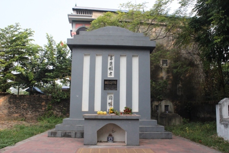khu-quan-the-lang-mo-to-ho-dong-thuoc-thon-thong-nhat-xa-trung-gia-huyen-soc-son-ha-noi